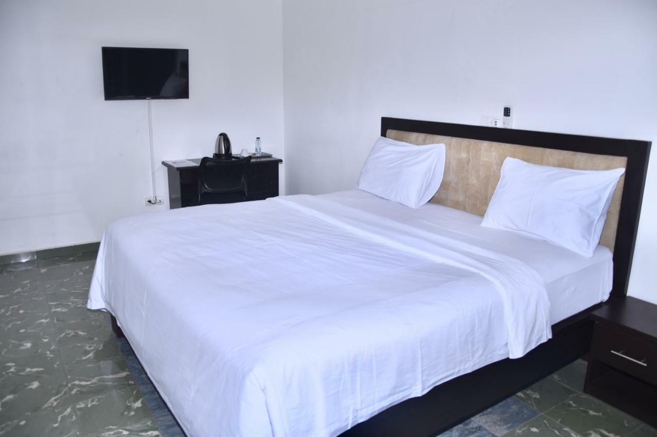 Hotel La Couronne Rw Yaoundé Eksteriør billede