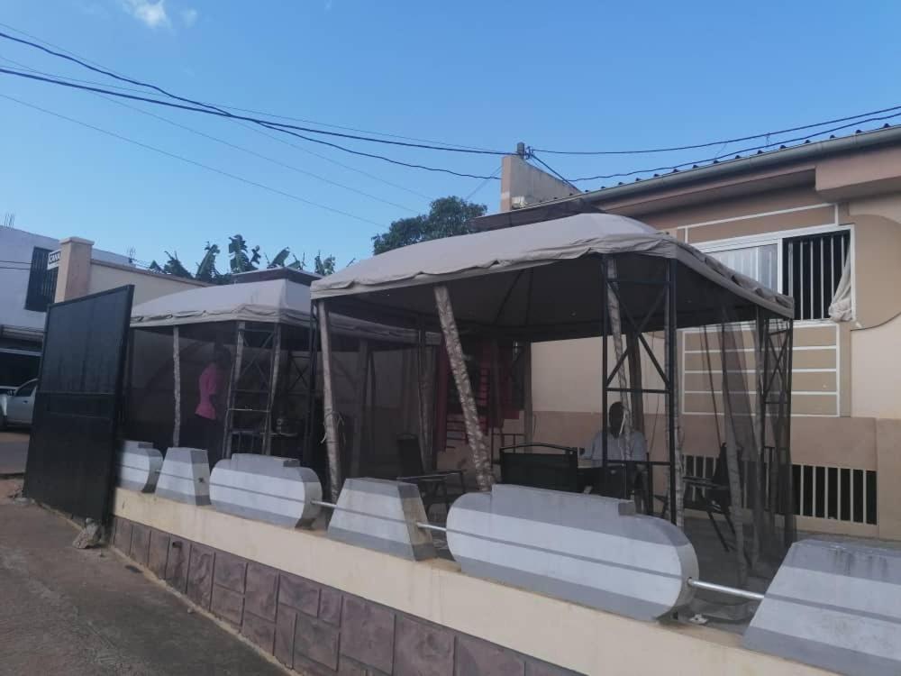 Hotel La Couronne Rw Yaoundé Eksteriør billede